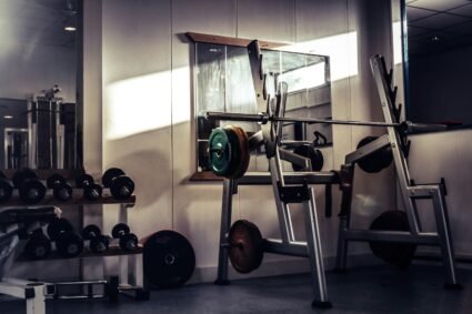 Strength Training for Beginners: Science, Workouts, and Common Mistakes